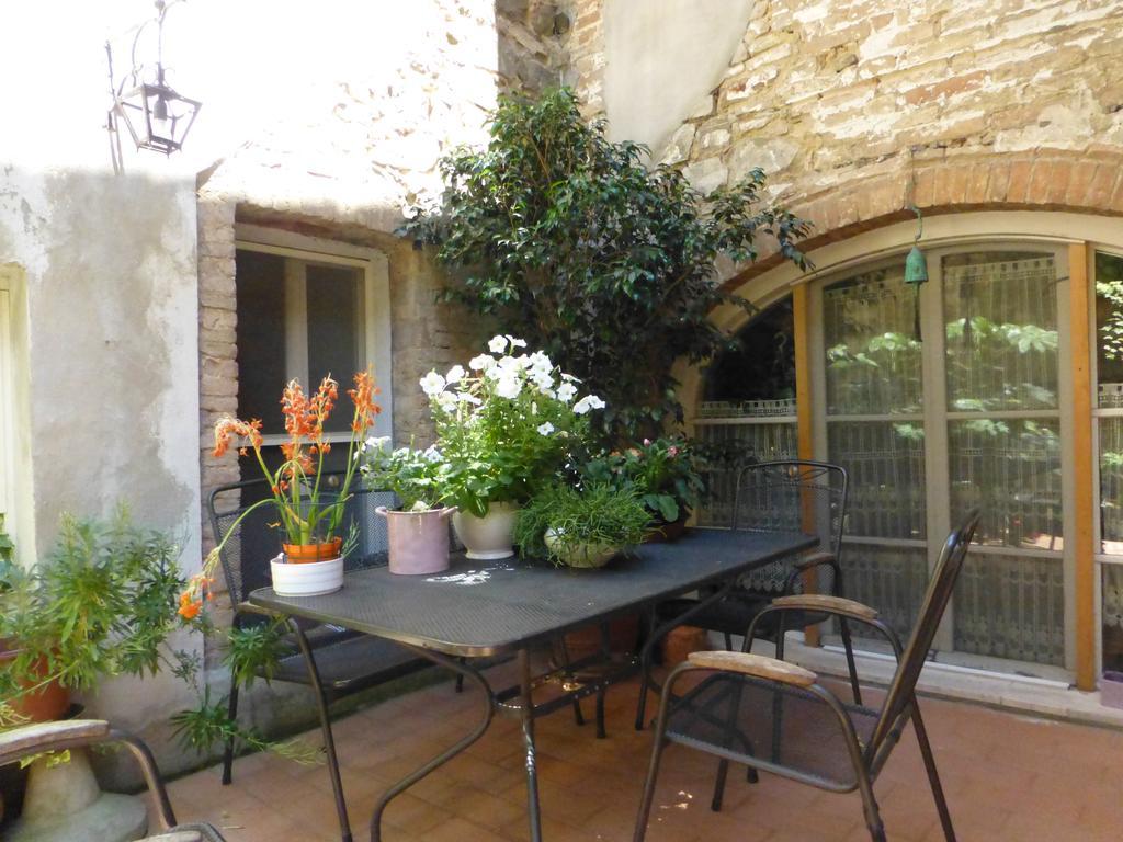 Bed and Breakfast Palazzina Cesira Montalcino Exterior foto